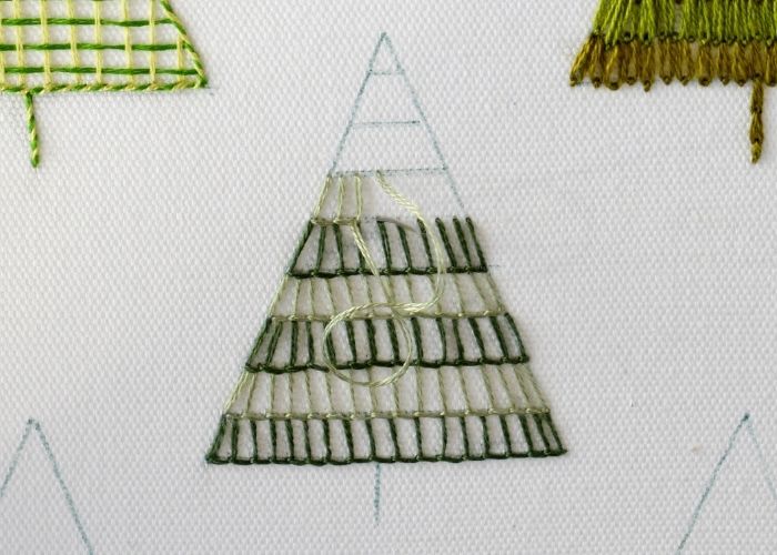 Cómo bordar el árbol de Navidad Paso 15